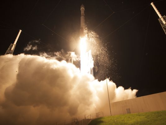 Air Force should be cautious changing space launch plan, watchdog says