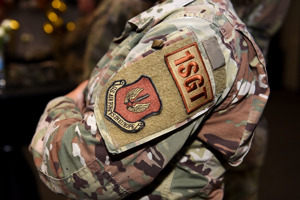 Air Force reinstates duty patches, a year after dropping them