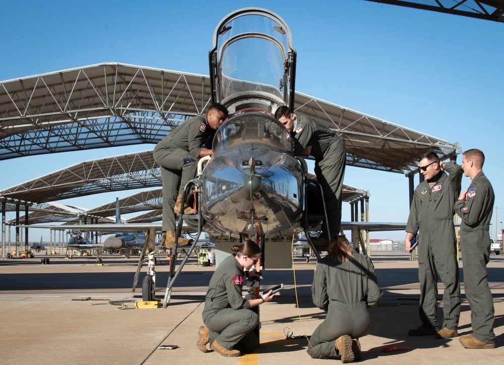 T-38 Talon engine repair woes could slow pilot training for months