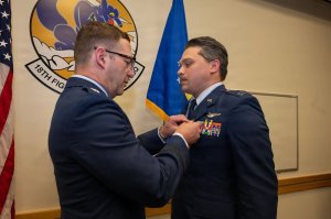 F-16 pilot awarded Distinguished Flying Cross for bravery in Saudi Arabia deployment