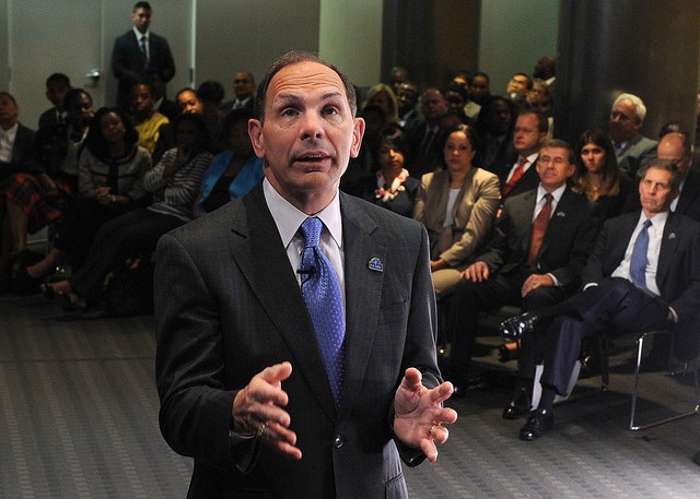 Veterans Affairs secretary wooing medical students