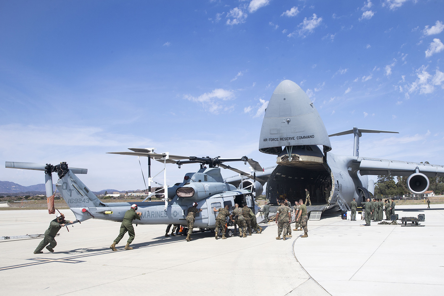 UH-1Y Venom, C-5M Super Galaxy