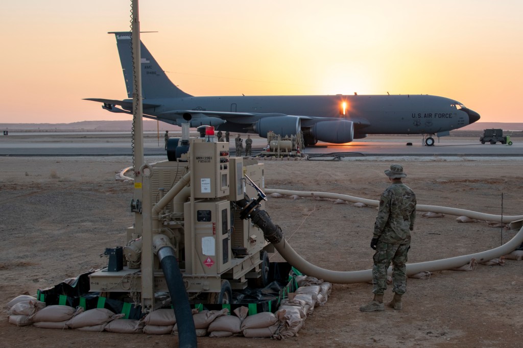 TRANSCOM head gives thumbs up for US Air Force to begin divesting KC-135s