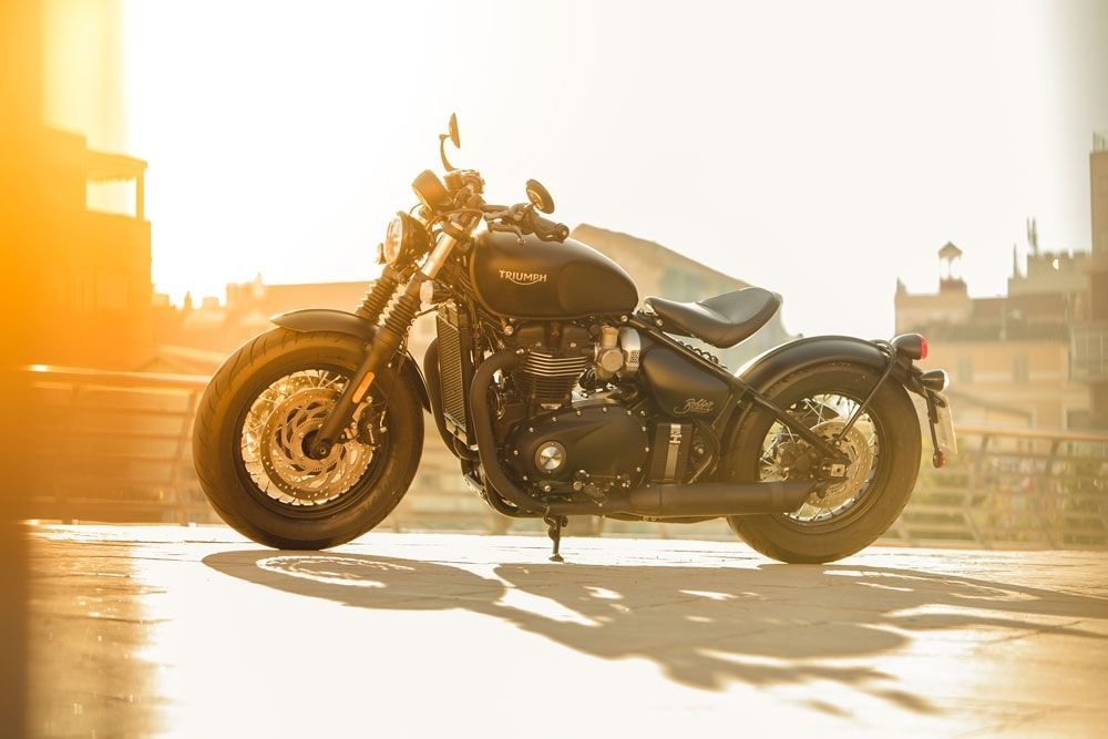 Photo gallery: 2018 Triumph Bonneville Bobber Black