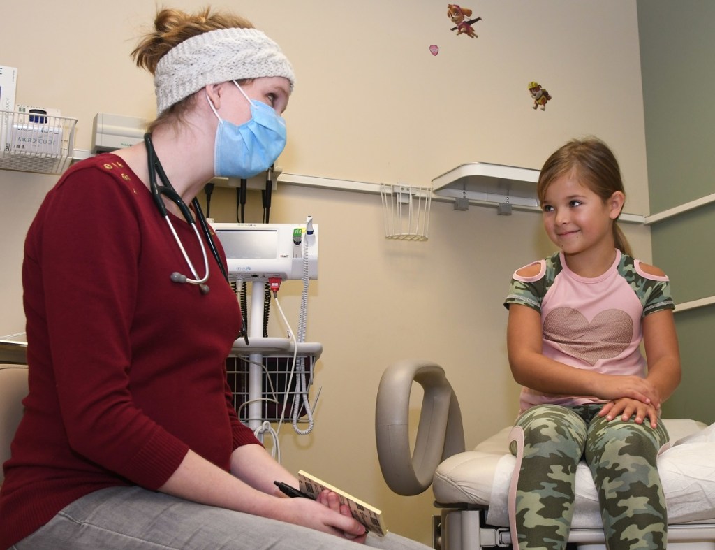 Pentagon awards Tricare contracts worth $136 billion, to start in 2024