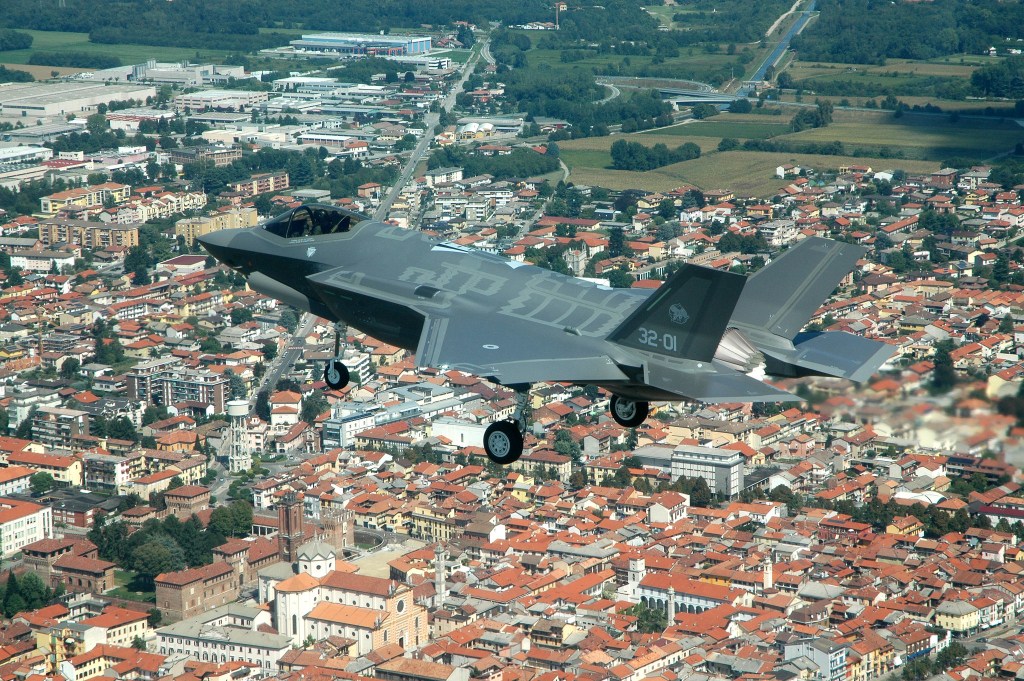 Users of the F-35 huddle in Italy to tout joint maintenance plans