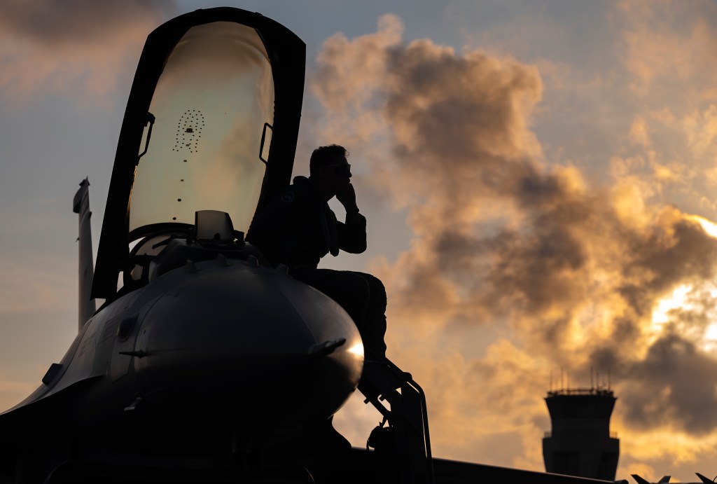 Air Force aviators could nab $50K each year by staying in uniform
