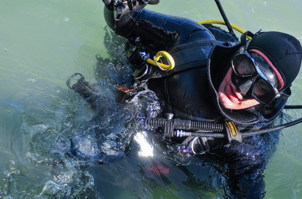 Here’s what Army divers are going to haul from the deep water in Washington state