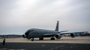 Wisconsin Air Guard KC-135 aircraft makes emergency landing in Milwaukee