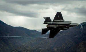 With their F-35 program in limbo, Turkish pilots begin training in US