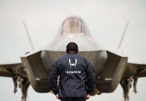Pentagon formulating plan to move F-35 management from central office to services