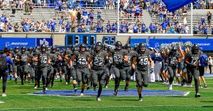 FAU outlasts Air Force for 33-27 win
