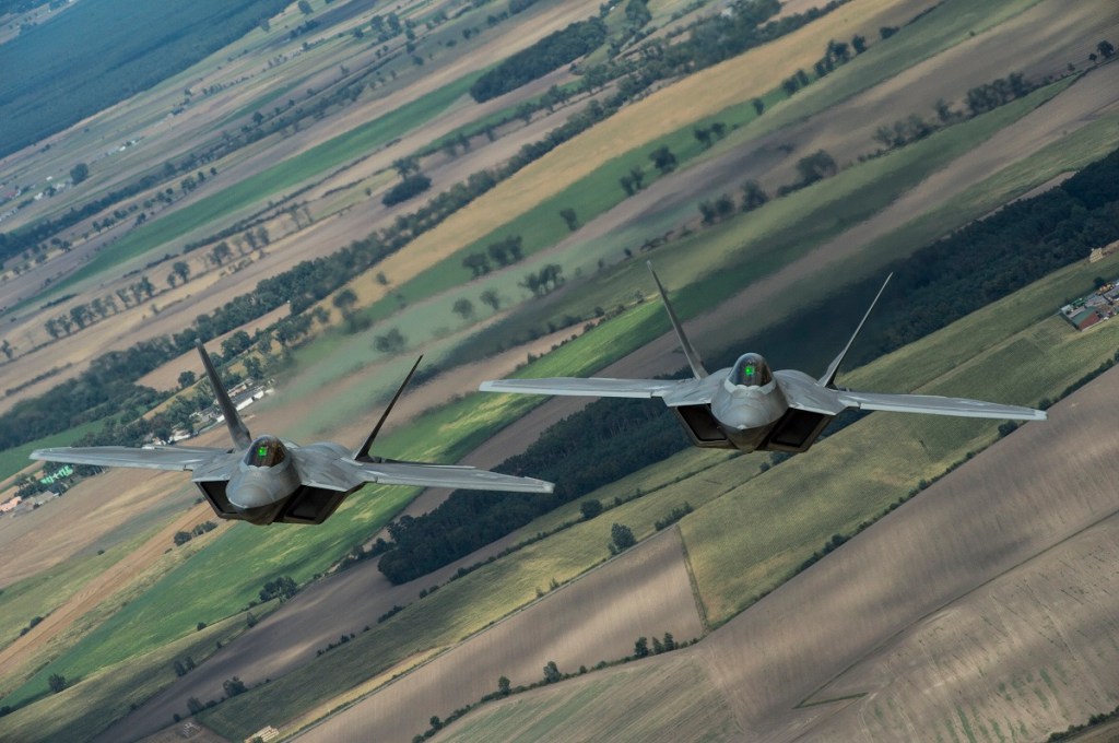 Air Force not considering new F-15 or hybrid F-22/F-35, top civilian says