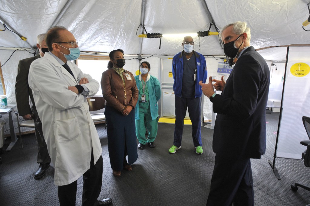 VA pauses punishment for non-medical staff still unvaccinated against COVID