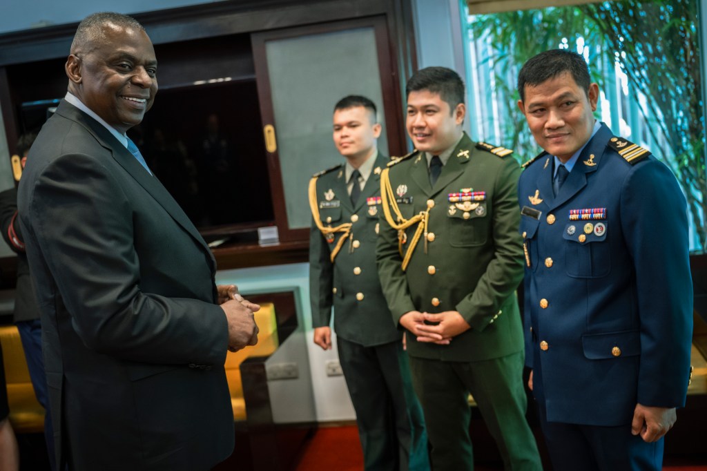 US defense secretary visits Cambodia seeking reset amid China concerns