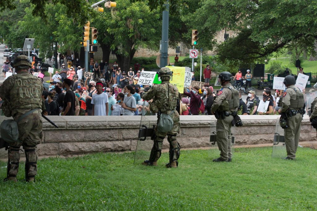 Post-9/11 conflicts increased civilian police militarization, new study claims