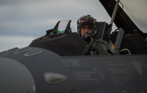 As Iraqi air force grows more confident, U.S. advisers provide guidance