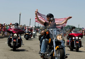 Army motorcycle experts offer rider safety tips as Rolling Thunder, summer riding season approach