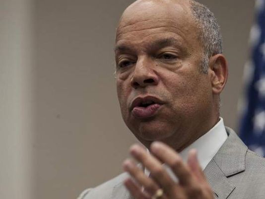 DHS watchdog smuggled fake bombs past TSA screeners