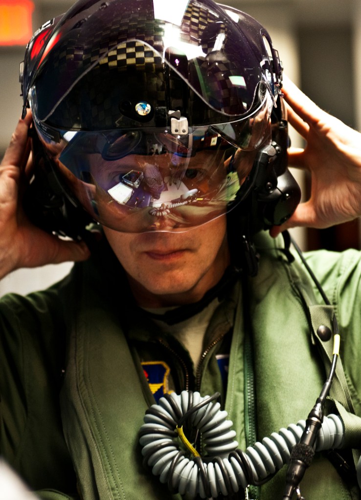 F-35 helmet costs $400,000 — 4 times that of predecessor