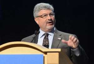 Union poised for budget fight but also ready to deal