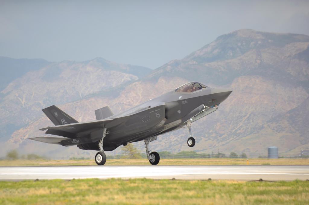 Air Force tells airmen: Defend the F-35
