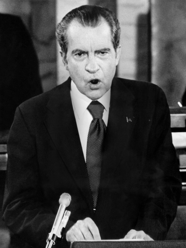 Watergate scandal: Public distrust of government begins