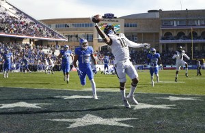 Goff tosses 6 TDs, Cal tops Air Force 55-36 in Armed Forces
