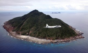 Defense ministers from Japan, China inaugurate hotline