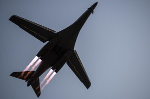 See a B-1 do a double aileron roll