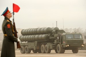Russia: Iran To Receive S-300 Air Defenses by Year’s End