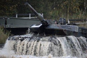German Rheinmetall works on new 130mm tank gun