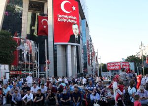Thousands protest outside U.S. base in Turkey