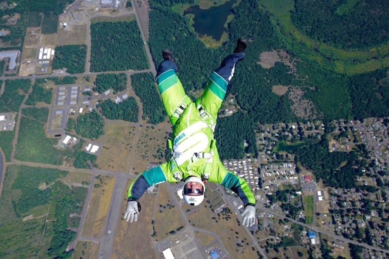 This guy jumps from 25,000 feet — no parachute, into a big net — on TV Saturday