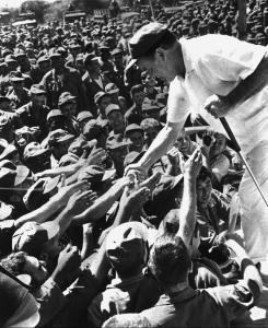 Foundation gives $3M to tell Bob Hope’s story at WW2 Museum