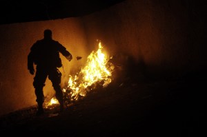 Army doctors link soldier’s lung disease to Iraq burn pits