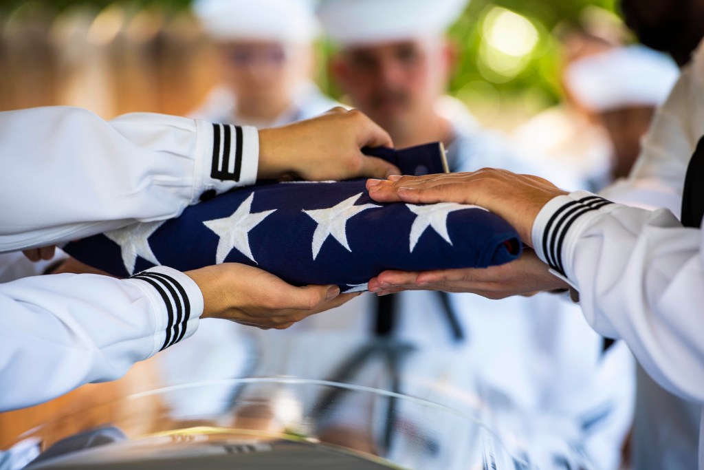 Navy sailor dies after attempting to rescue children at Hawaii beach