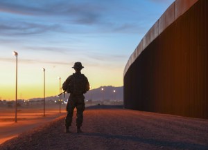 Texas-bound convoy tries to recruit veterans for border protests