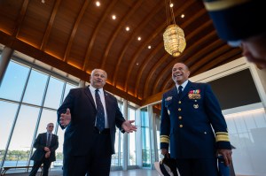 Navy secretary convenes first cross-department shipbuilders meeting