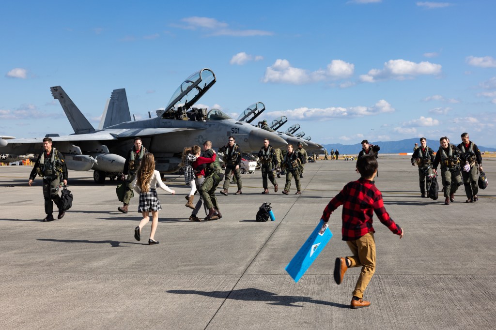 Navy will force aviators to remain in service to complete sea tours