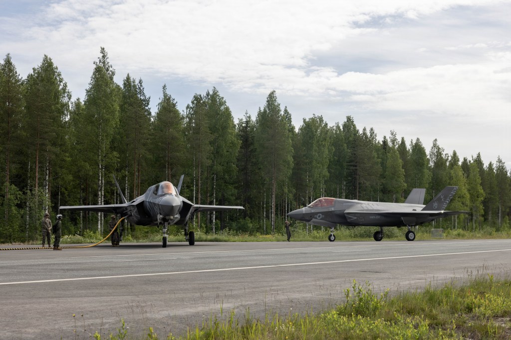 Highway patrol: US Marine F-35s conduct flight operations on Finnish roads