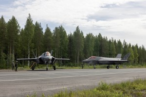 Highway patrol: US Marine F-35s conduct flight operations on Finnish roads