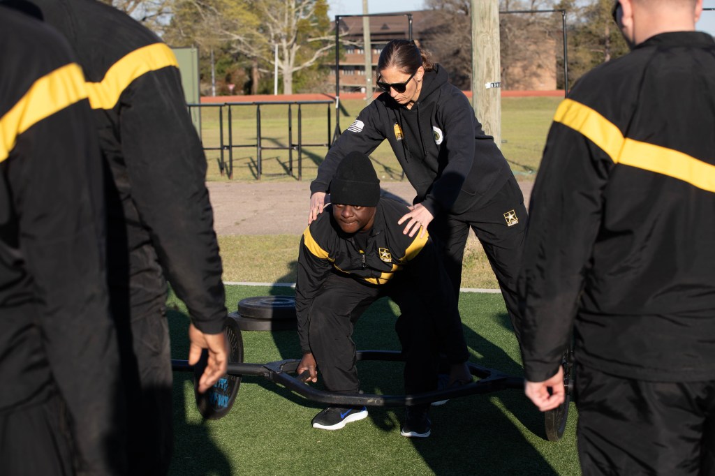 Army to replace athletic trainers with strength coaches on H2F teams