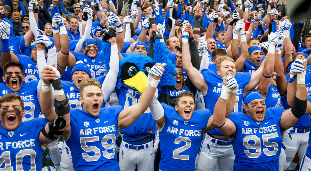 Dazed Air Force QB returns to confuse Navy