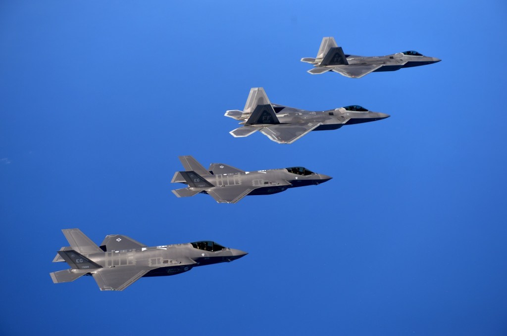 MISFIRE: Really? America’s two most elite warplanes can’t share data?