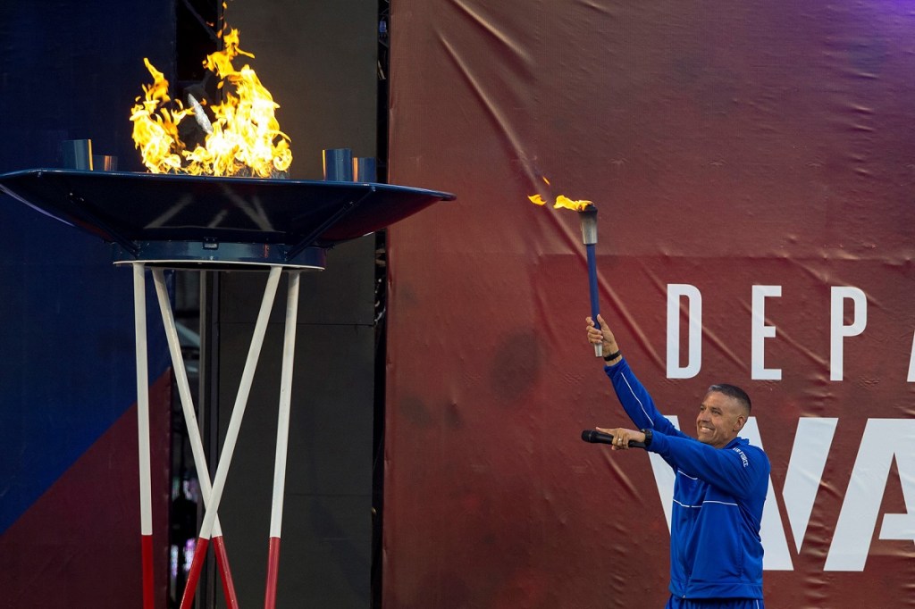 Let the games begin: Jon Stewart, Kelly Clarkson and more open 2018 Warrior Games