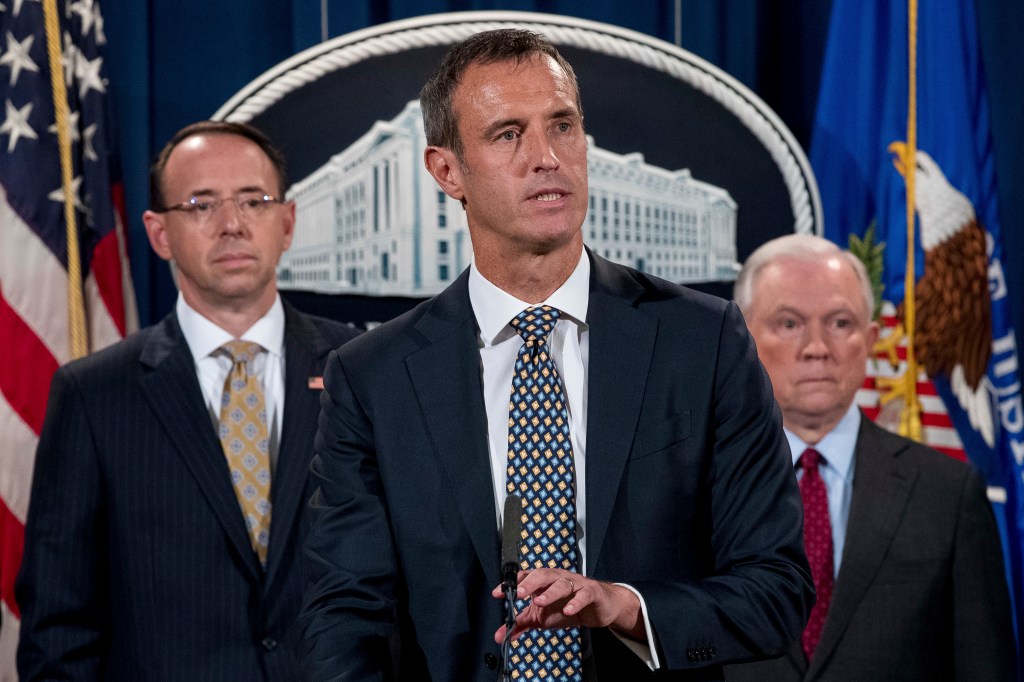 Feds wage psychological warfare against online drug bazaars