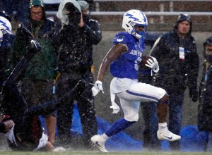 No. 22 San Diego State holds off Air Force 28-24