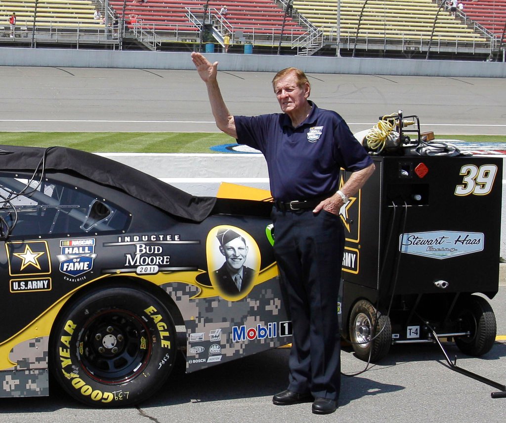 NASCAR Hall of Famer, World War II vet Bud Moore dies at 92