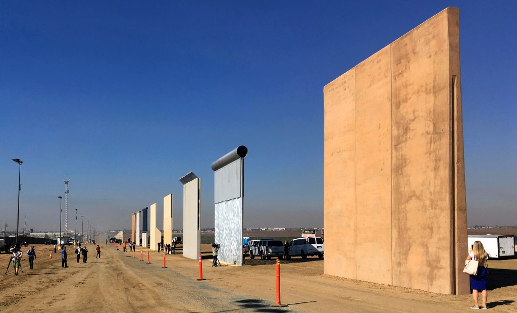 Border wall models thwart US commandos in tests